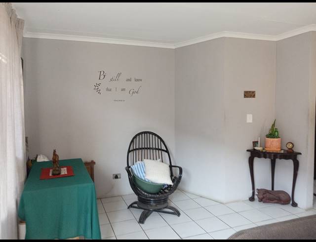 2 BEDROOM SIMPLEX FOR SALE IN SEA VIEW
